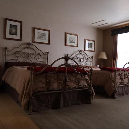 The Inn In Westport Экстерьер фото