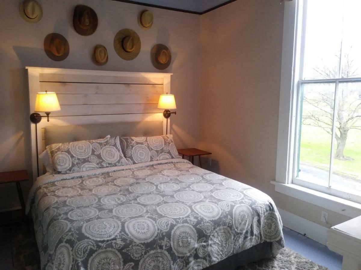 The Inn In Westport Экстерьер фото