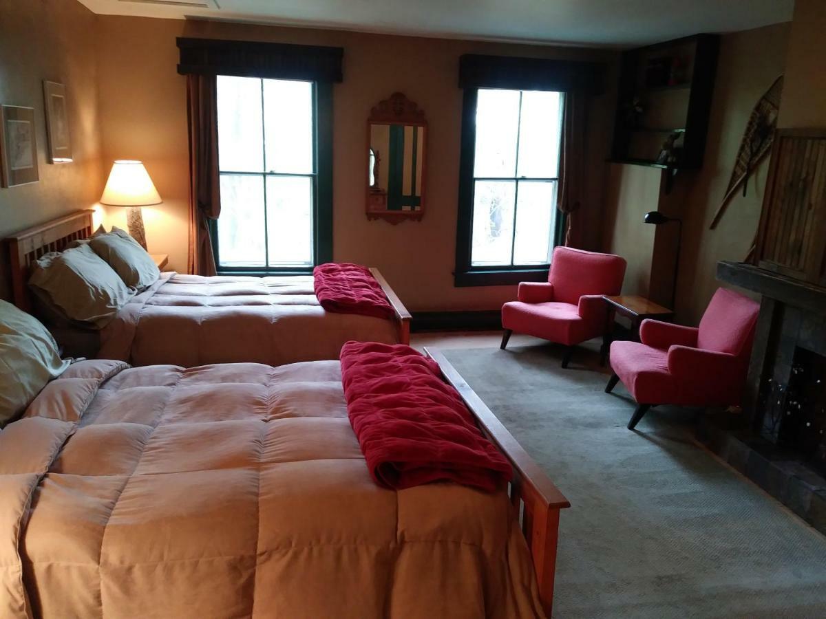 The Inn In Westport Экстерьер фото